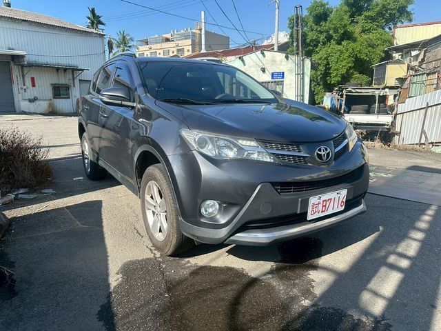 TOYOTA豐田 RAV4  第3張相片