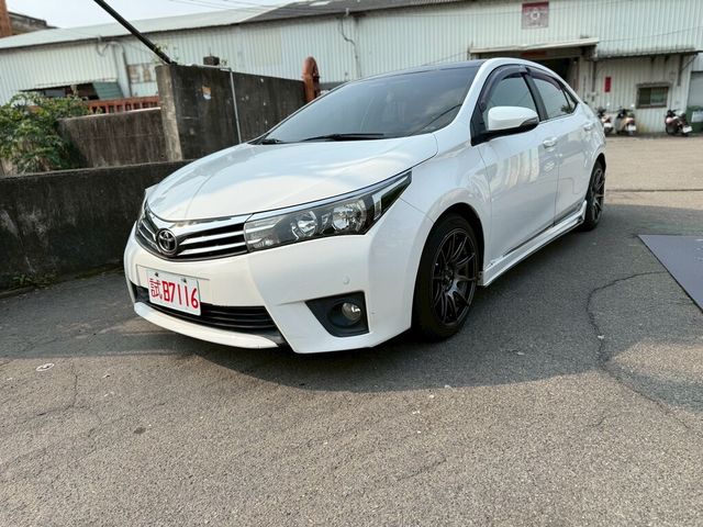 TOYOTA豐田 ALTIS  第1張相片