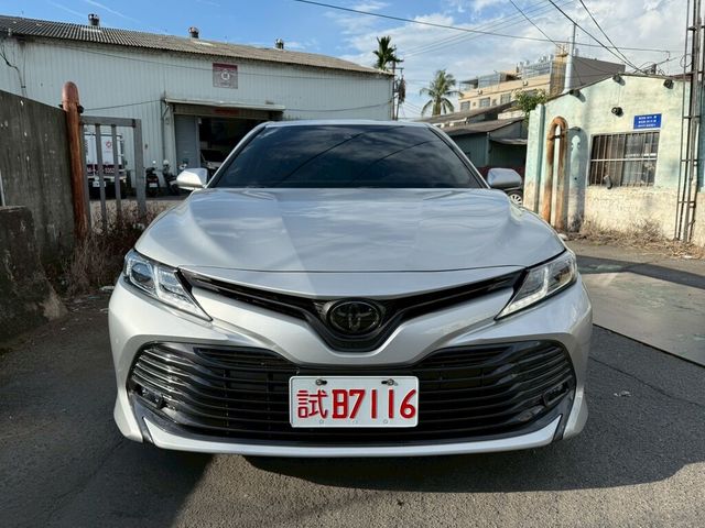 TOYOTA豐田 CAMRY  第2張相片