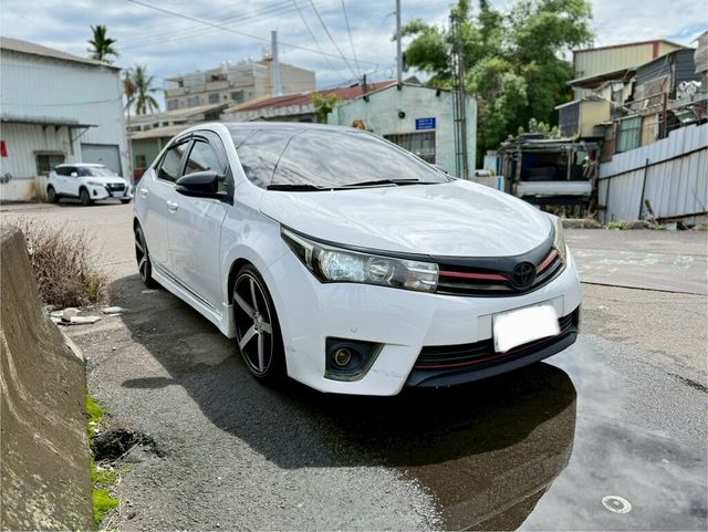 TOYOTA豐田 ALTIS  第3張相片