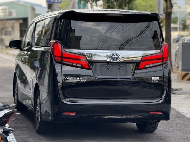 TOYOTA豐田 ALPHARD  第5張相片