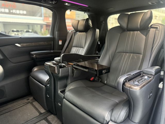 TOYOTA豐田 ALPHARD  第9張相片