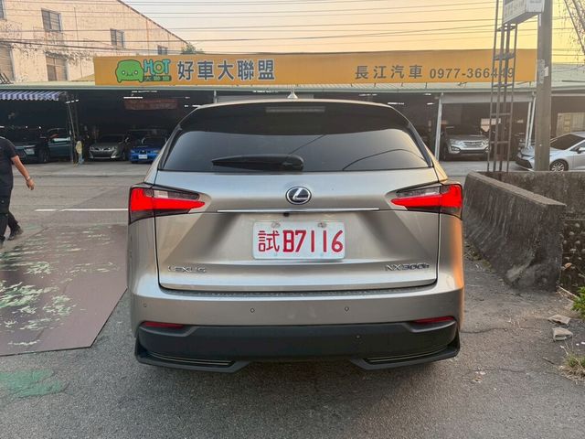 LEXUS凌志 NX300H  第5張相片