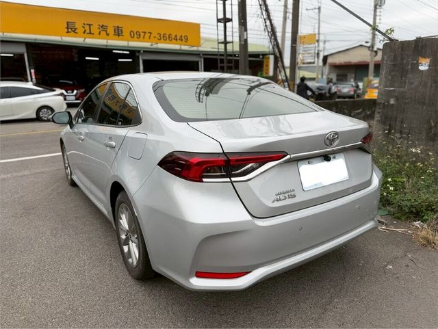 TOYOTA豐田 ALTIS  第3張相片