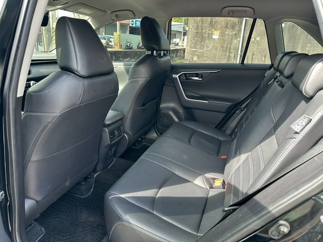 TOYOTA豐田 RAV4  第6張相片
