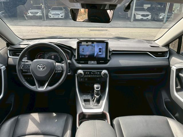 TOYOTA豐田 RAV4  第7張相片