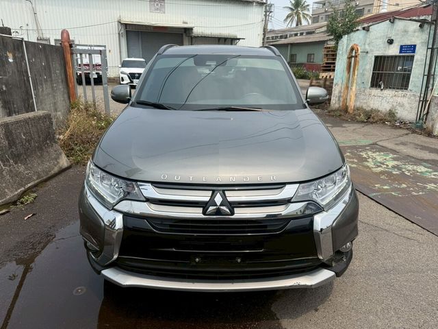 MITSUBISHI三菱 OUTLANDER  第2張相片