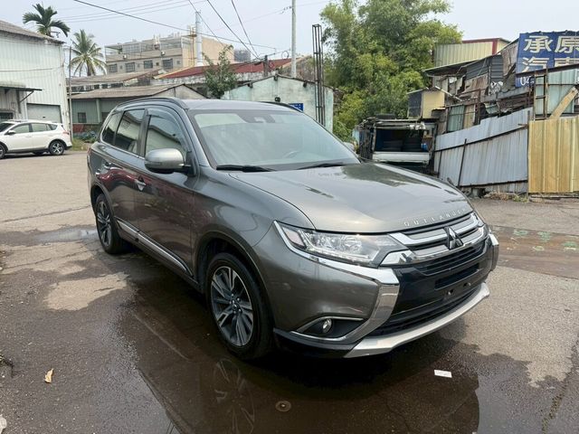 MITSUBISHI三菱 OUTLANDER  第3張相片