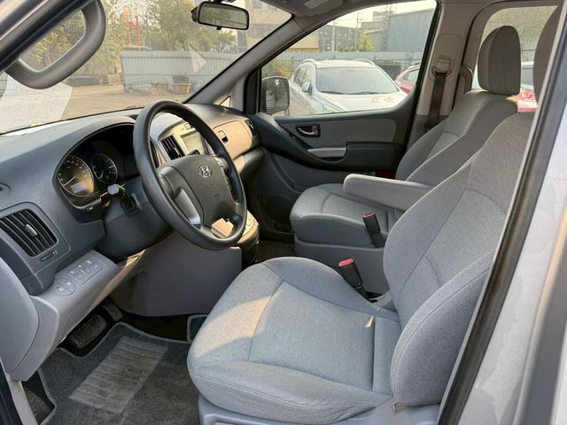 HYUNDAI現代 STAREX  第5張相片