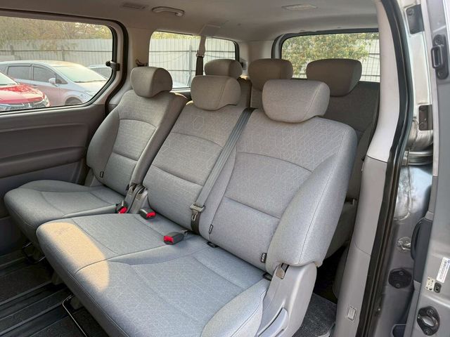 HYUNDAI現代 STAREX  第6張相片