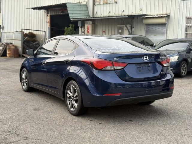 HYUNDAI現代 ELANTRA  第4張相片