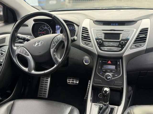 HYUNDAI現代 ELANTRA  第5張相片