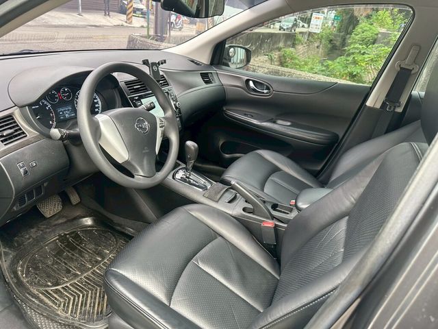 NISSAN日產 TIIDA  第5張相片