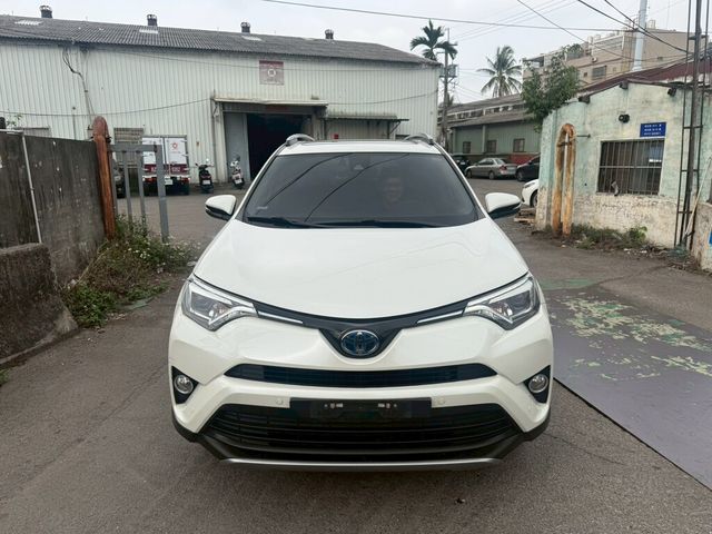 TOYOTA豐田 RAV4  第2張相片