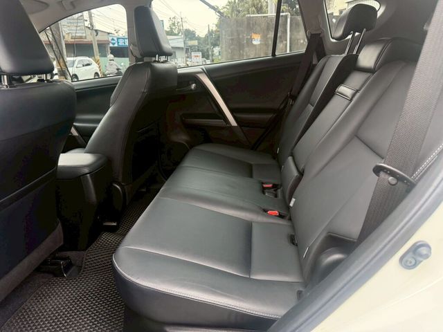 TOYOTA豐田 RAV4  第8張相片
