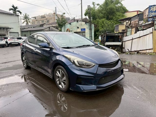 HYUNDAI現代 ELANTRA  第3張相片