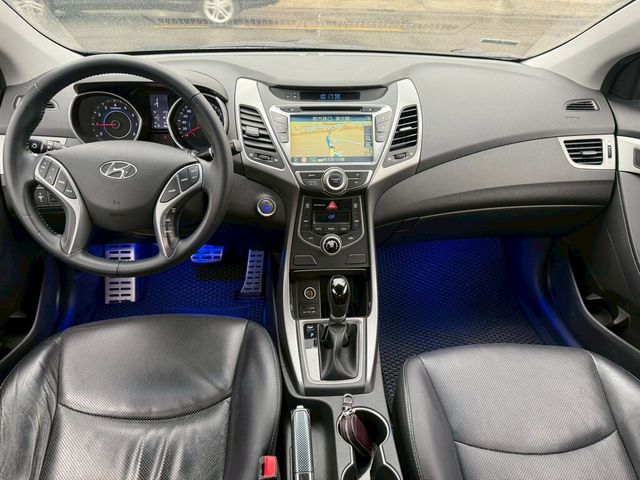 HYUNDAI現代 ELANTRA  第9張相片