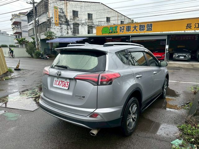 TOYOTA豐田 RAV4  第4張相片