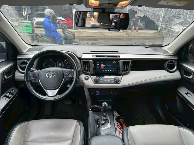 TOYOTA豐田 RAV4  第7張相片