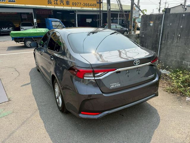 TOYOTA豐田 COROLLA ALTIS HYBRID  第3張相片