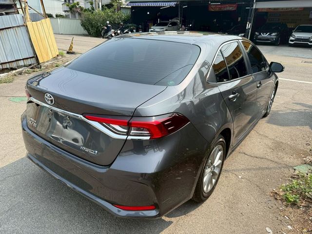 TOYOTA豐田 COROLLA ALTIS HYBRID  第4張相片