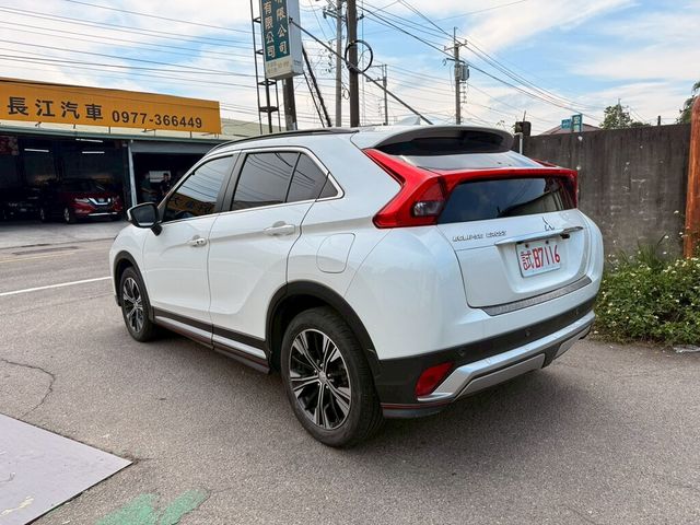 MITSUBISHI三菱 ECLIPSE  第4張相片