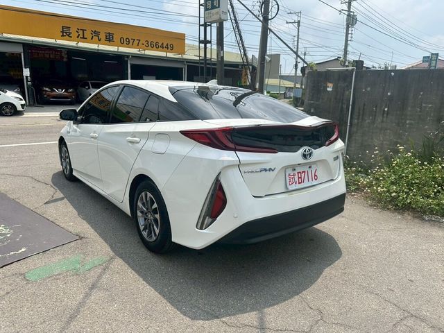 TOYOTA豐田 PRIUS PHV  第3張相片