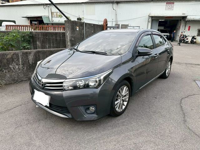 TOYOTA豐田 ALTIS  第1張相片
