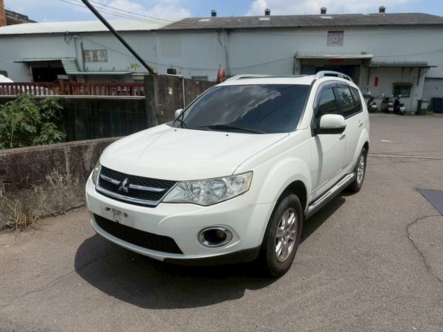 MITSUBISHI三菱 OUTLANDER  第1張相片