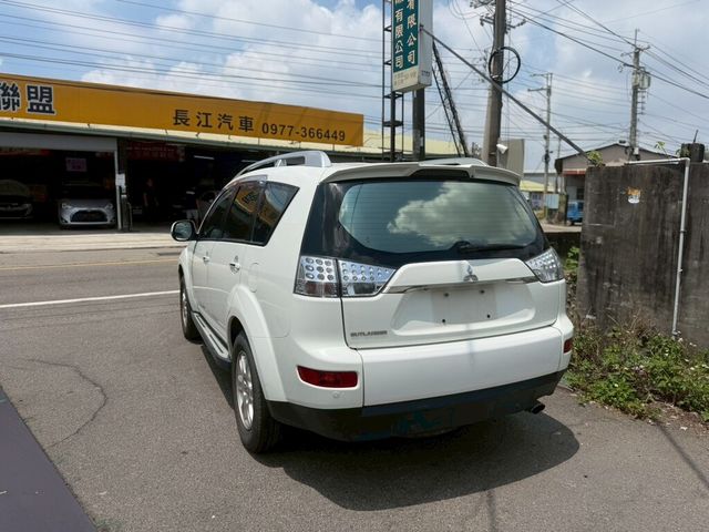 MITSUBISHI三菱 OUTLANDER  第3張相片