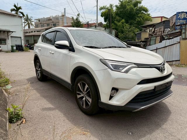 TOYOTA豐田 RAV4  第3張相片