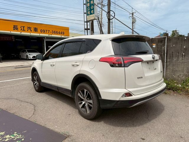 TOYOTA豐田 RAV4  第4張相片