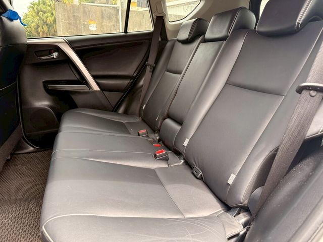 TOYOTA豐田 RAV4  第8張相片