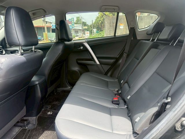 TOYOTA豐田 RAV4  第8張相片