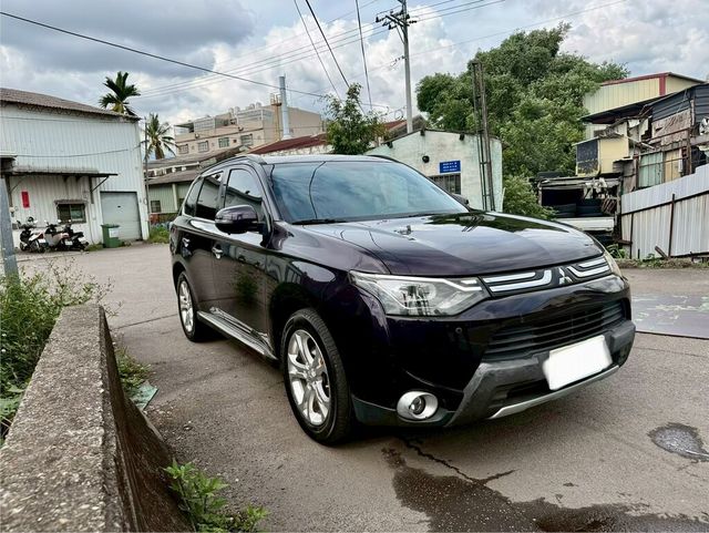 MITSUBISHI三菱 OUTLANDER  第3張相片