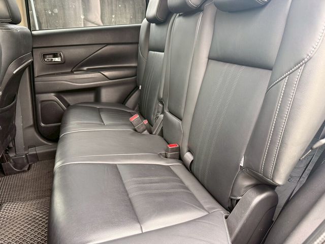 MITSUBISHI三菱 OUTLANDER  第8張相片