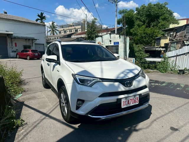 TOYOTA豐田 RAV4  第2張相片