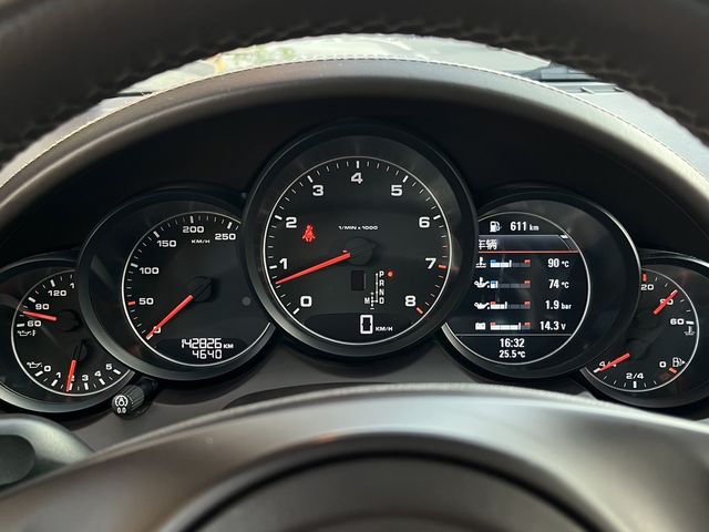 PORSCHE保時捷 CAYENNE  第8張相片