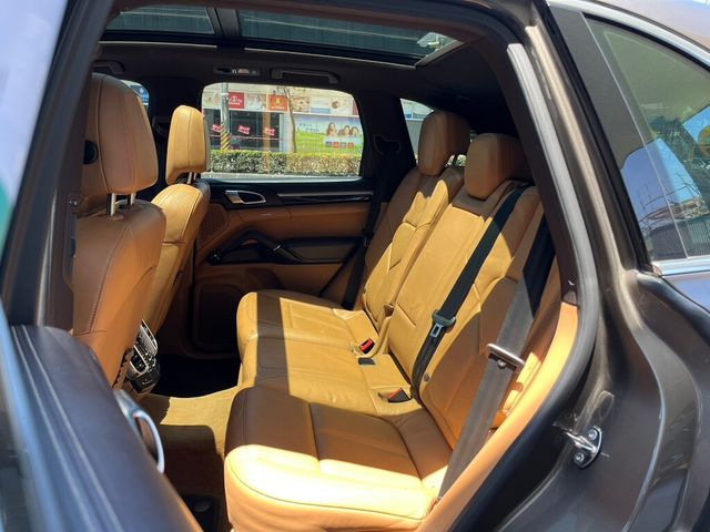 PORSCHE保時捷 CAYENNE  第15張相片