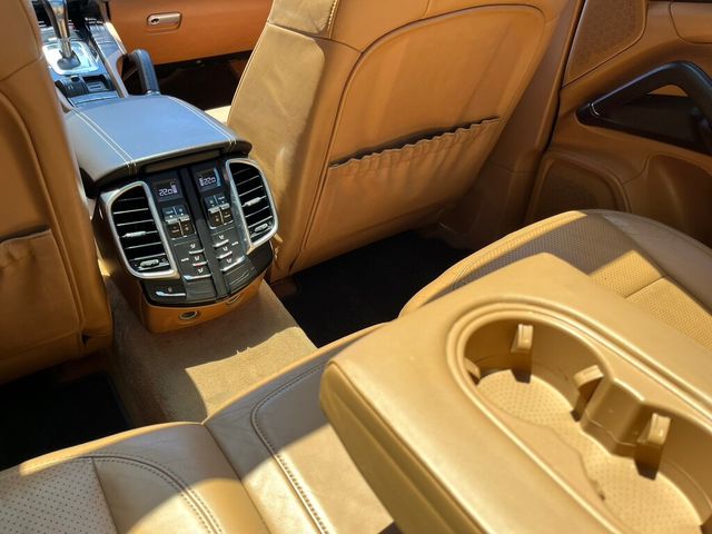 PORSCHE保時捷 CAYENNE  第16張相片