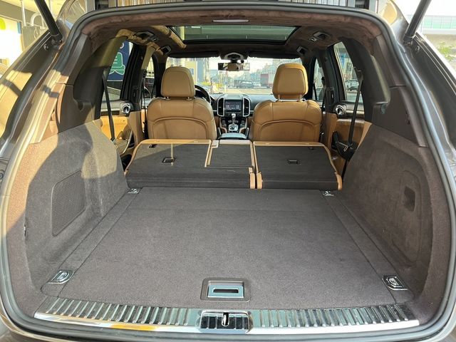 PORSCHE保時捷 CAYENNE  第18張相片