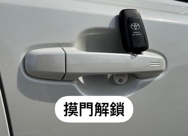 TOYOTA豐田 C-HR  第17張相片