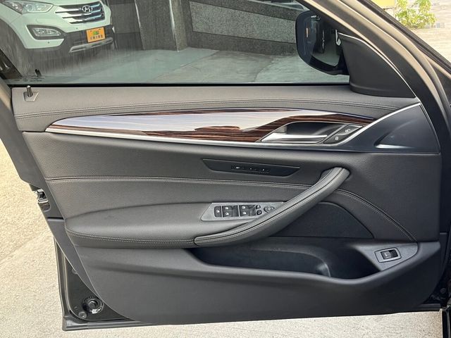 BMW寶馬 520I  第13張相片