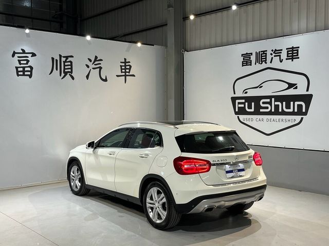 M-BENZ賓士 GLA200  第2張相片