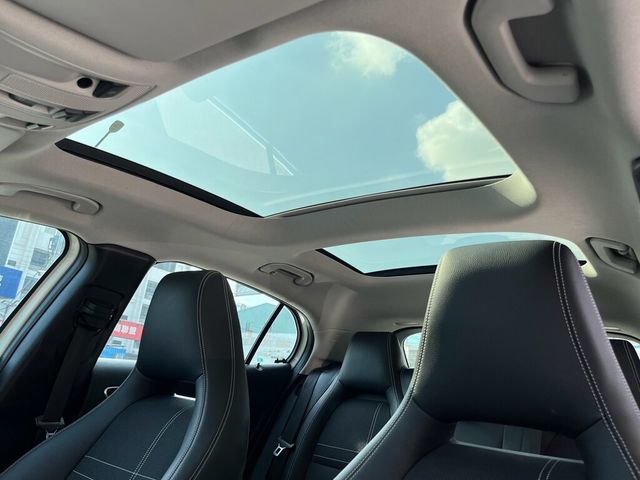 M-BENZ賓士 GLA200  第6張相片