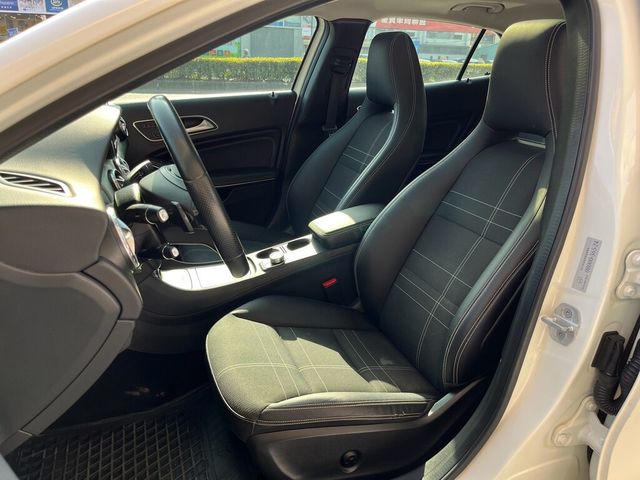 M-BENZ賓士 GLA200  第15張相片