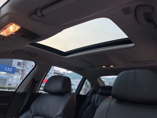 BMW寶馬 740LI  第6張相片