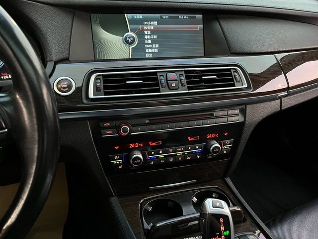 BMW寶馬 740LI  第10張相片