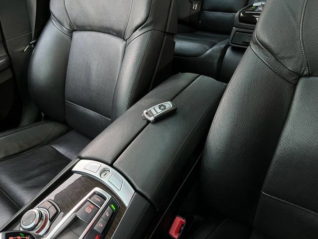 BMW寶馬 740LI  第12張相片