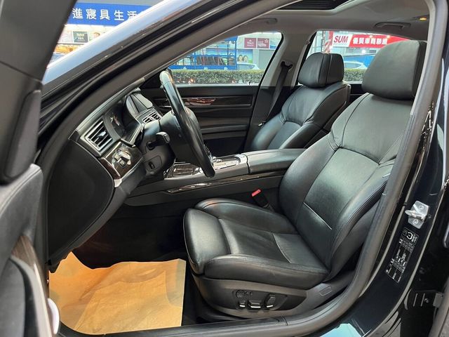 BMW寶馬 740LI  第15張相片